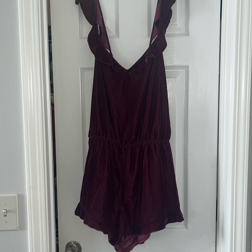 NWOT Victoria’s Secret velvet romper sz XL